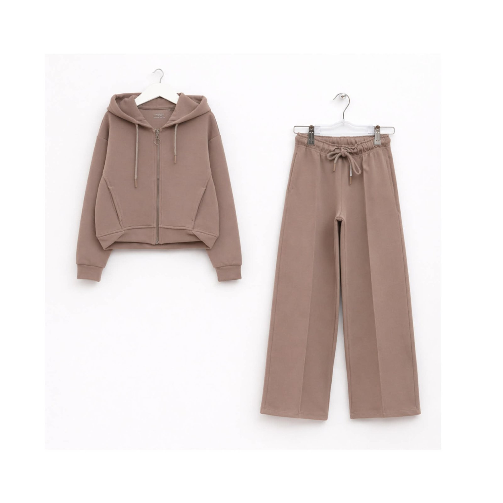 Laisvalaikio kostiumėlis OYSHO